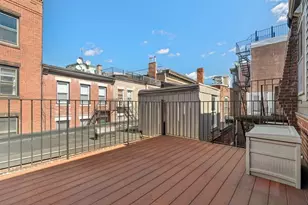 11 Wiget St, Boston, MA 02113 - Photo 4