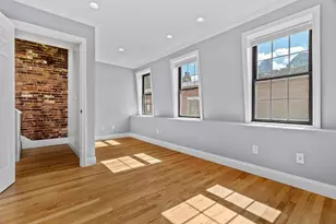 11 Wiget St, Boston, MA 02113 - Photo 8