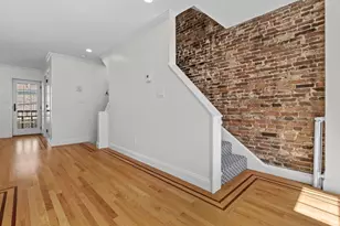 11 Wiget St, Boston, MA 02113 - Photo 10