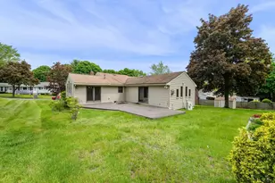 29 Patricia Rd, Peabody, MA 01960 - Photo 12