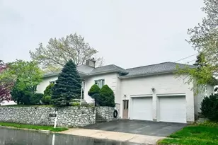 66 Nells Pond Rd, Lynn, MA 01904 - Photo 2