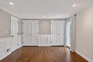11 Oak St, Wellesley, MA 02482 - Photo 4