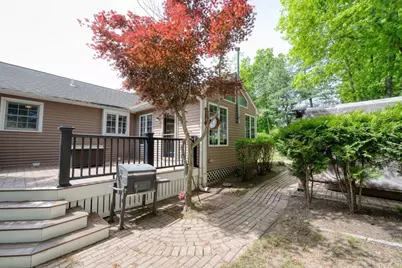 19 Essex Heights Drive, Weymouth, MA 02188 - Photo 6