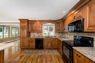 19 Essex Heights Dr, Weymouth, MA 02188 - Photo 18