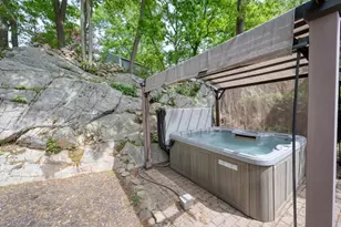 19 Essex Heights Dr, Weymouth, MA 02188 - Photo 10
