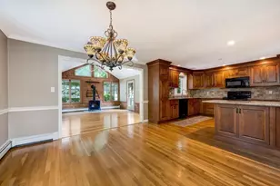 19 Essex Heights Dr, Weymouth, MA 02188 - Photo 16