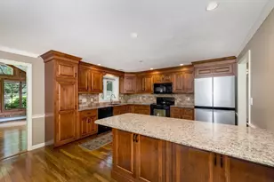 19 Essex Heights Dr, Weymouth, MA 02188 - Photo 20
