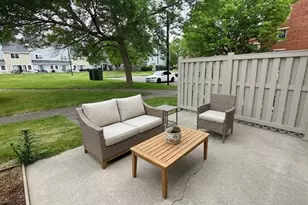 36 S Point Dr, Boston, MA 02125 - Photo 8