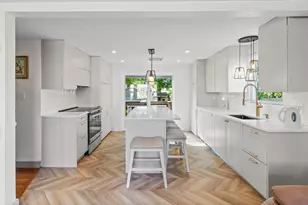 11 Hartlawn Rd, Boston, MA 02132 - Photo 2