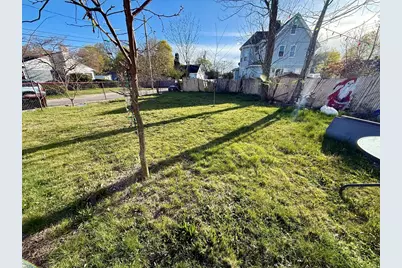 26 Acorn St, Brockton, MA 02302 - Photo 12