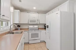 41 Fairway Dr, Tewksbury, MA 01876 - Photo 10