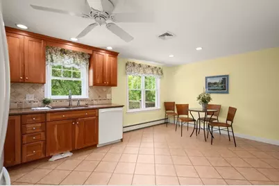 45 Hobson St, Saugus, MA 01906 - Photo 4