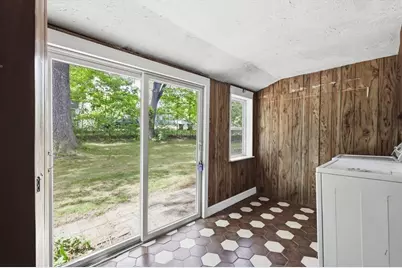 83 Shore Drive, Auburn, MA 01501 - Photo 8