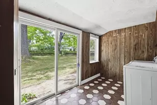 83 Shore Dr, Auburn, MA 01501 - Photo 8