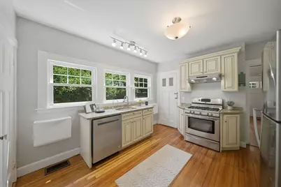 42 Roslin St, Boston, MA 02124 - Photo 10