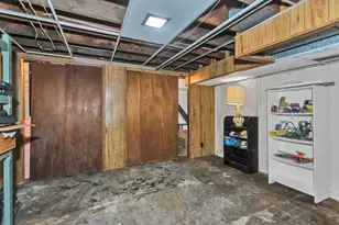 21 Winthrop St, Northampton, MA 01060 - Photo 34