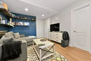 164 F St, Boston, MA 02127 - Photo 4