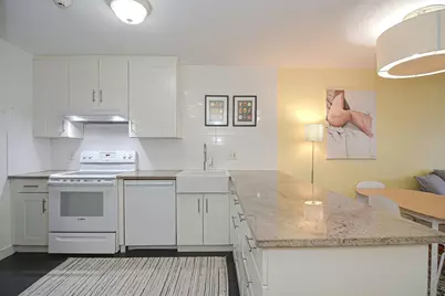 18 Pond St #7, Boston, MA 02130 - Photo 4