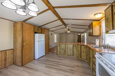 131 Pine Ave, Sturbridge, MA 01566 - Photo 10