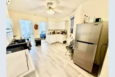 14 Cleveland Pl #2, Boston, MA 02113 - Photo 6