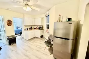 14 Cleveland Pl, Boston, MA 02113 - Photo 2