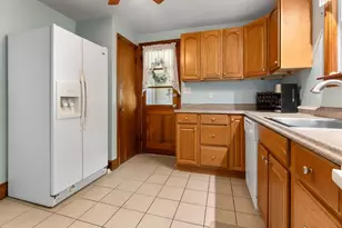 22 Burley St, Danvers, MA 01923 - Photo 10