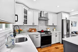 55 Banks St, Winthrop, MA 02152 - Photo 12