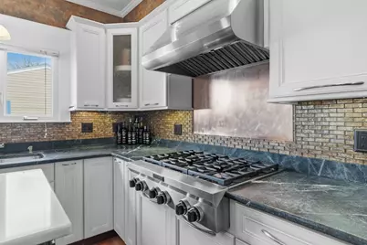 23 Milton St, New Bedford, MA 02740 - Photo 12