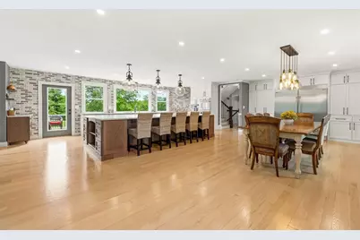 65 Rhodes St, Plainville, MA 02762 - Photo 8