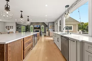 65 Rhodes St, Plainville, MA 02762 - Photo 4