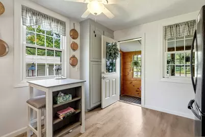 460 State St, Belchertown, MA 01007 - Photo 10