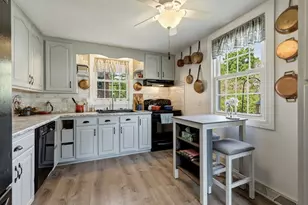 460 State St, Belchertown, MA 01007 - Photo 8