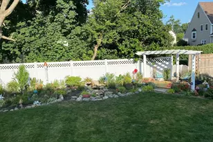 13 Madison St, Haverhill, MA 01830 - Photo 36