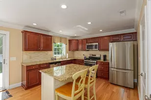 13 Madison St, Haverhill, MA 01830 - Photo 6