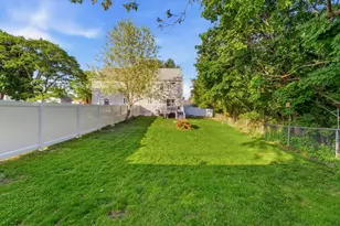 23 Yale St, Uxbridge, MA 01569 - Photo 2