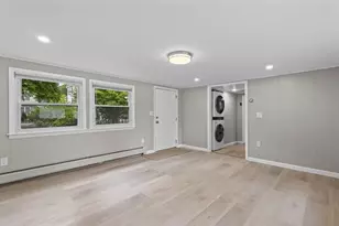 5 Phoenix St, Worcester, MA 01604 - Photo 18