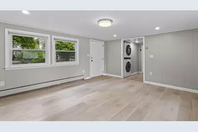 5 Phoenix St, Worcester, MA 01604 - Photo 18