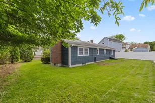5 Phoenix St, Worcester, MA 01604 - Photo 8