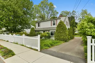 35 Alandale Pkwy, Norwood, MA 02062 - Photo 2
