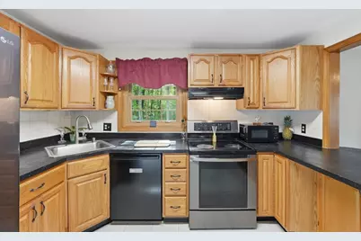 28 Camile Rd, Webster, MA 01570 - Photo 8