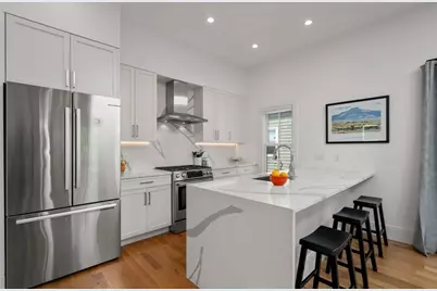 24 Camp St #3, Cambridge, MA 02140 - Photo 6
