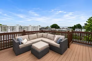 639 E 7th St, Boston, MA 02127 - Photo 14