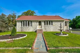 2 Herrick Rd, Peabody, MA 01960 - Photo 1