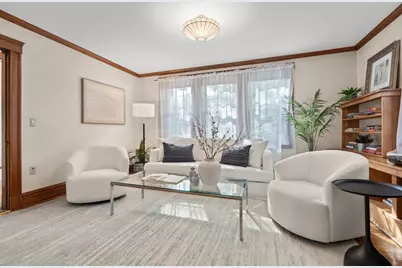 33 Ackers Ave #2, Brookline, MA 02445 - Photo 2