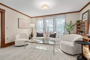 33 Ackers Ave, Brookline, MA 02445 - Photo 2