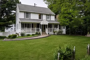 19 Hideaway Ln, Methuen, MA 01844 - Photo 2