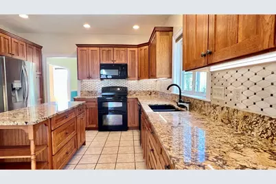 7 Deer Run, Charlton, MA 01507 - Photo 2