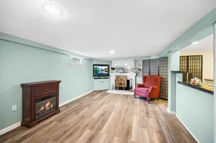 9 Hart St, Wakefield, MA 01880 - Photo 26