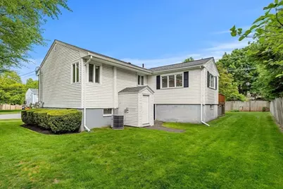 25 Countryside Ln, Marblehead, MA 01945 - Photo 32