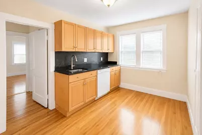 136 Spring St #1R, Boston, MA 02132 - Photo 4